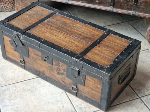 Antik cabin trunk - cabin,