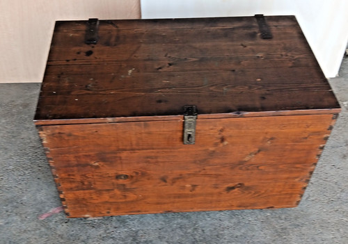 Schöne antike holztruhe - antike, um